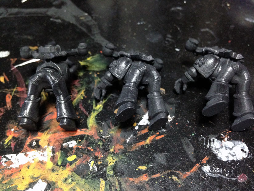 A video told advise to use brush priming for better results because my  spray's have issues sometimes. Is it normal than the vallejo grey primer  looks white ? From left to righ